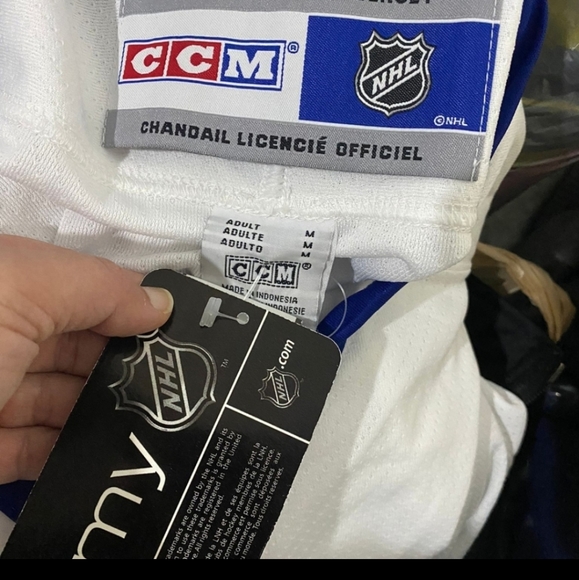 Nwt toronto maple leafs jersey size M - Picture 2 of 4